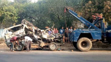 নরসিংদীতে বাস-মাইক্রোবাসের সংঘর্ষে নিহত ৩