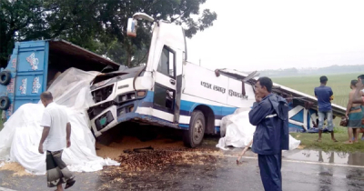 বাস-ট্রাকের মুখোমুখি সংঘর্ষ, চালকসহ নিহত ২