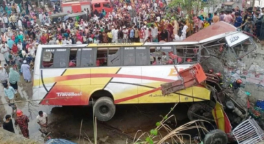 মাদারীপুরে এক্সপ্রেসওয়ের রেলিং ভেঙে বাস খাদে: নিহত ১৭