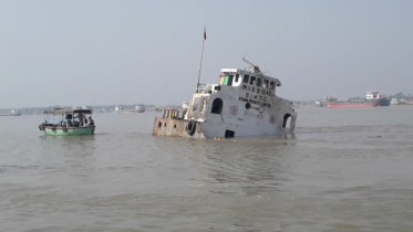 বঙ্গোপসাগরে ডুবে যাওয়া জাহাজের ১০ ক্রু উদ্ধার