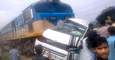 চট্টগ্রামে ট্রেনের ধাক্কায় মাইক্রোবাসের ১১ যাত্রী নিহত