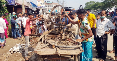 গাজীপুরে দাঁড়ানো ভ্যানে বাসের ধাক্কা, নিহত ৪