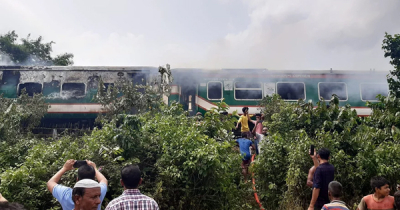 পারাবত ট্রেনের আগুন নিয়ন্ত্রণে, ঢাকা-সিলেট রেল যোগাযোগ বন্ধ