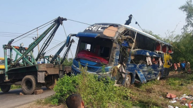 কুমিল্লায় বাস উল্টে নিহত ৫