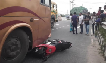 টাঙ্গাইলে বাসচাপায় ২ মোটরসাইকেল আরোহী নিহত 