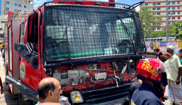 আগুন নেভাতে যাওয়ার পথে ফায়ার সার্ভিসের গাড়িচালকসহ নিহত ২