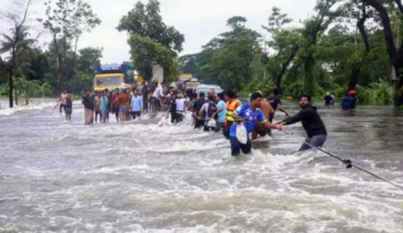 বন্যায় বিপর্যস্ত ১২ জেলা, মৃত্যু ৮