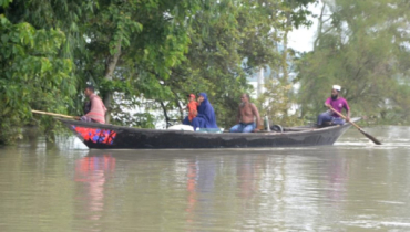 কুড়িগ্রামে বন্যায় পানিবন্দী ৫০ হাজার মানুষ, খাবারের সংকট