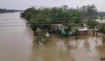 পাহাড়ি ঢলে পানিবন্দী সিলেটের ৬ লাখ মানুষ