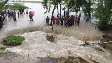 পানিতে ভাসছে সিলেট