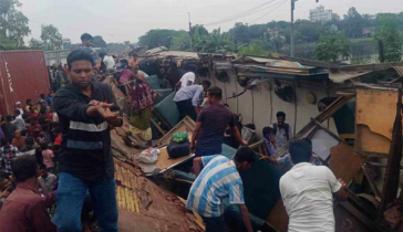 ভৈরবে যাত্রীবাহী-মালবাহী ট্রেনের সংঘর্ষে নিহত বেড়ে ১০