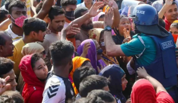 আশুলিয়ায় শ্রমিক-পুলিশ সংঘর্ষে নিহত ১, গুলিবিদ্ধ ৪