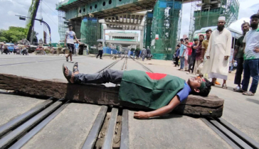 রেললাইন অবরোধ, ঢাকা থেকে সারাদেশে ট্রেন চলাচল বন্ধ