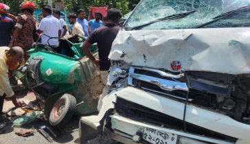 সিরাজগঞ্জে মাইক্রোবাস-অটোরিকশা সংঘর্ষে নিহত ৫